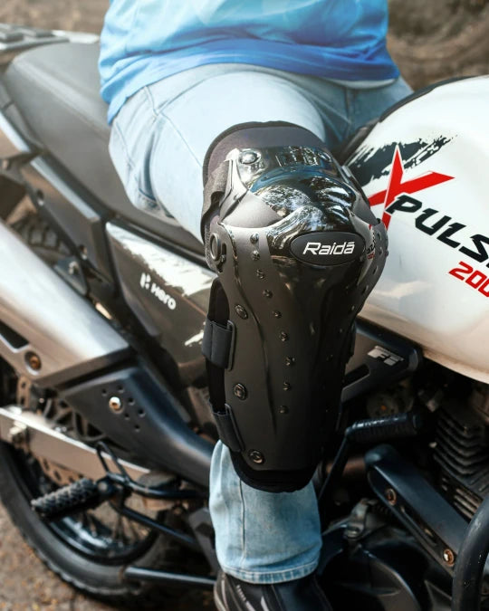 Raida Armour Dual Axis KneeGuards – CE Level 1 Certified, Slim & Protective Design for Riders, Best Knee Guards for Bike Riders, Kneeguards for long touring, road trips, long tours, Best Knee guards in India