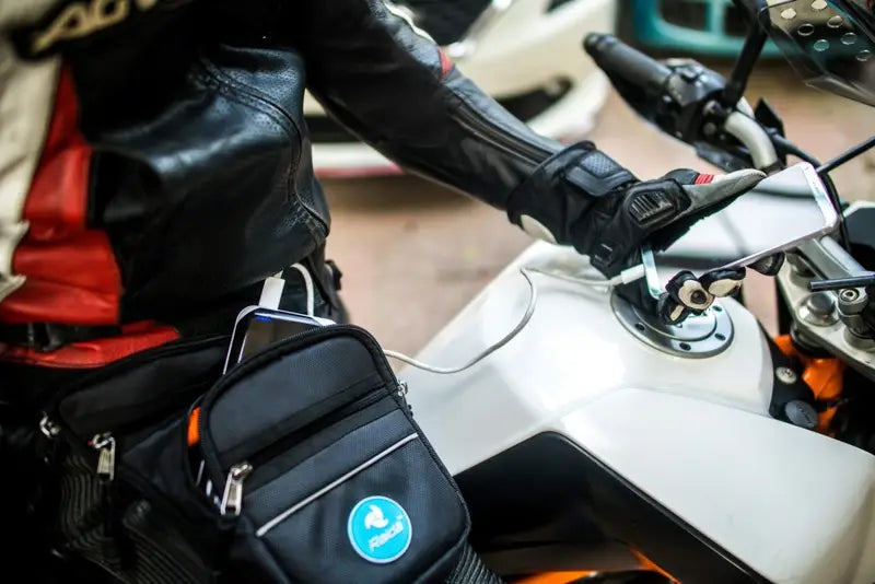 Raida Thrux Motorcycle Thigh Bag in Black Color – 1680D Utility Bag With Multiple Pockets For Riders, Best Thigh Bag for Bike Riders, Best Thigh Bag in India for Long Touring, Adventure Riders, Urban Rides, Road Trips
