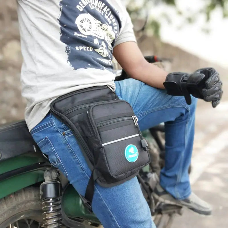 Raida Thrux Motorcycle Thigh Bag in Black Color – 1680D Utility Bag With Multiple Pockets For Riders, Best Thigh Bag for Bike Riders, Best Thigh Bag in India for Long Touring, Adventure Riders, Urban Rides, Road Trips