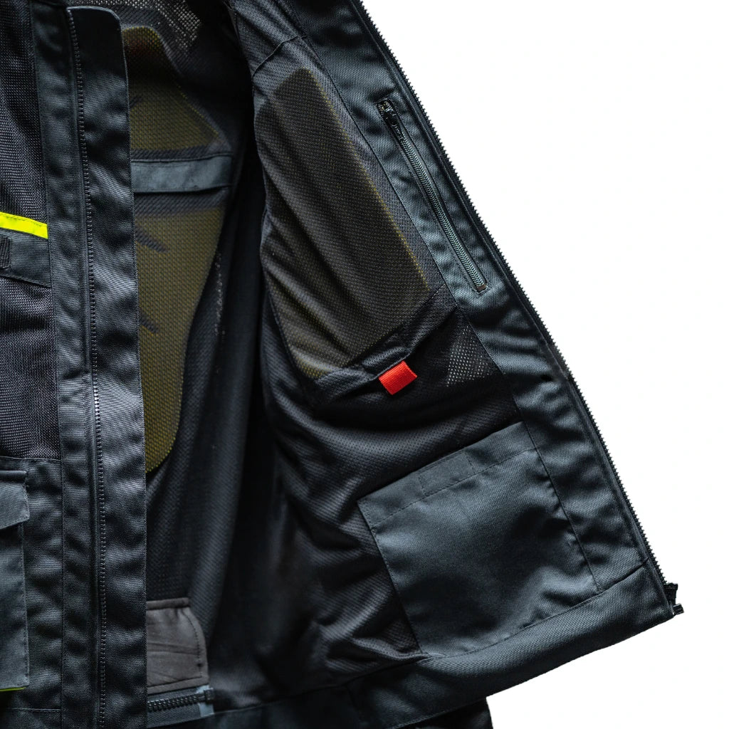 Raida Rover Touring Jacket Black Grey Color – Ce Level 2 Armored, All-Season Motorcycle Riding Jacket, Best Riding Jacket for Bike Riders, Best Riding Jacket for long Touring, Road Trips, Raida Riding Jacket for Indian Roads
