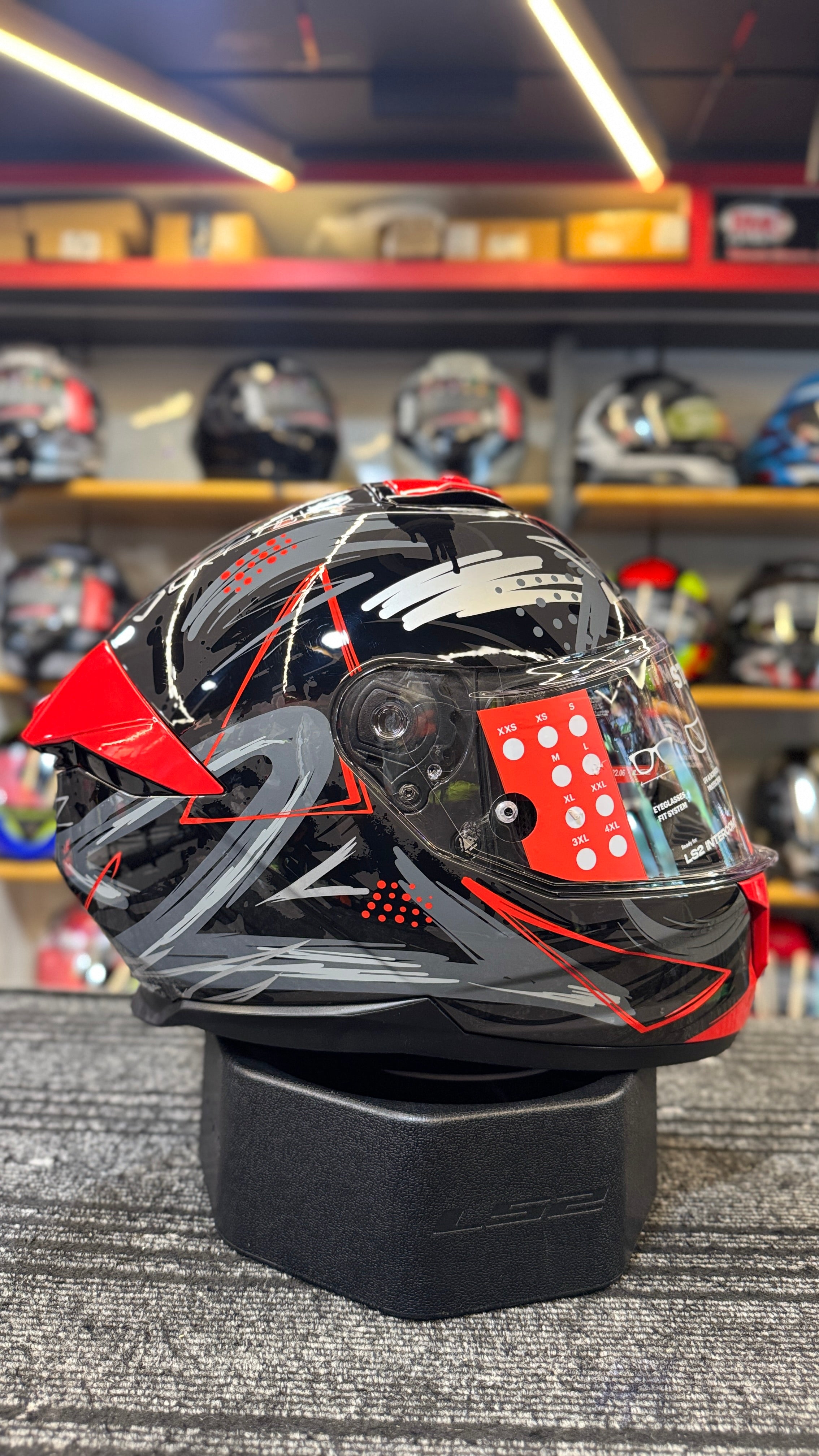LS2 Full Face Helmet FF320 Stream II Scratches Black Red