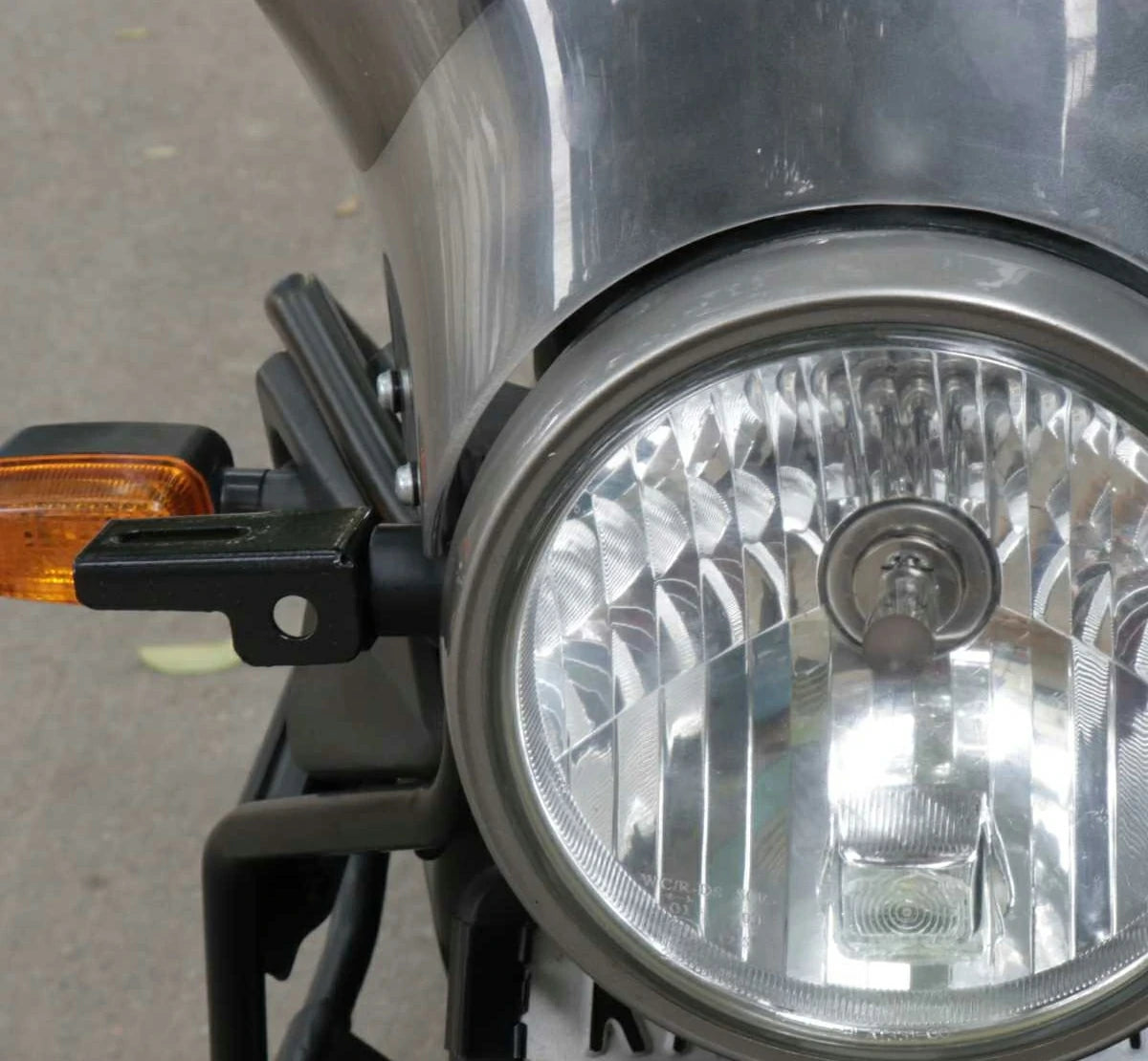 Maddog Clamps Universal Headlight Mount
